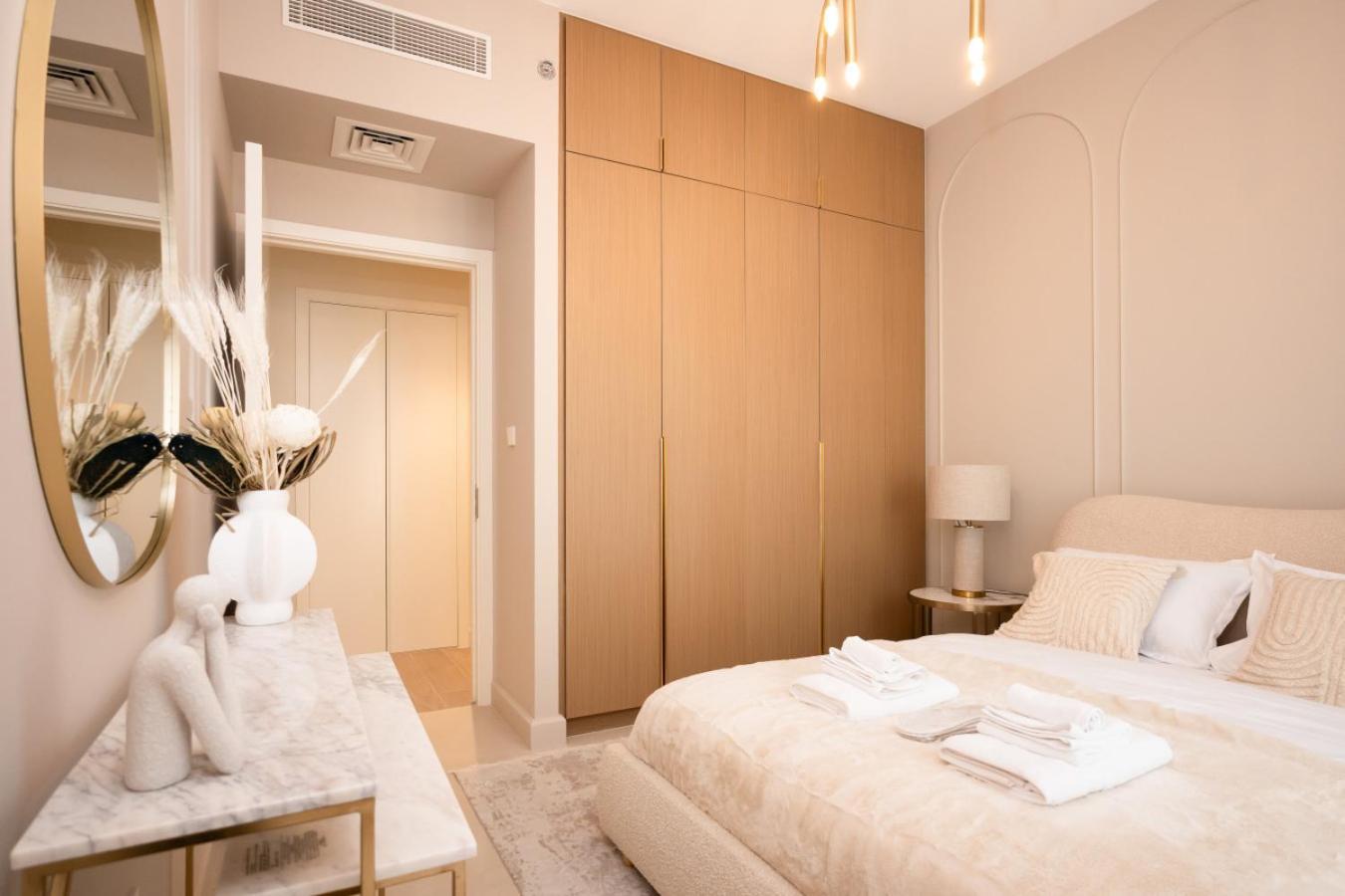 Apartment Creek New Luxury And Lagoona Access Dubai