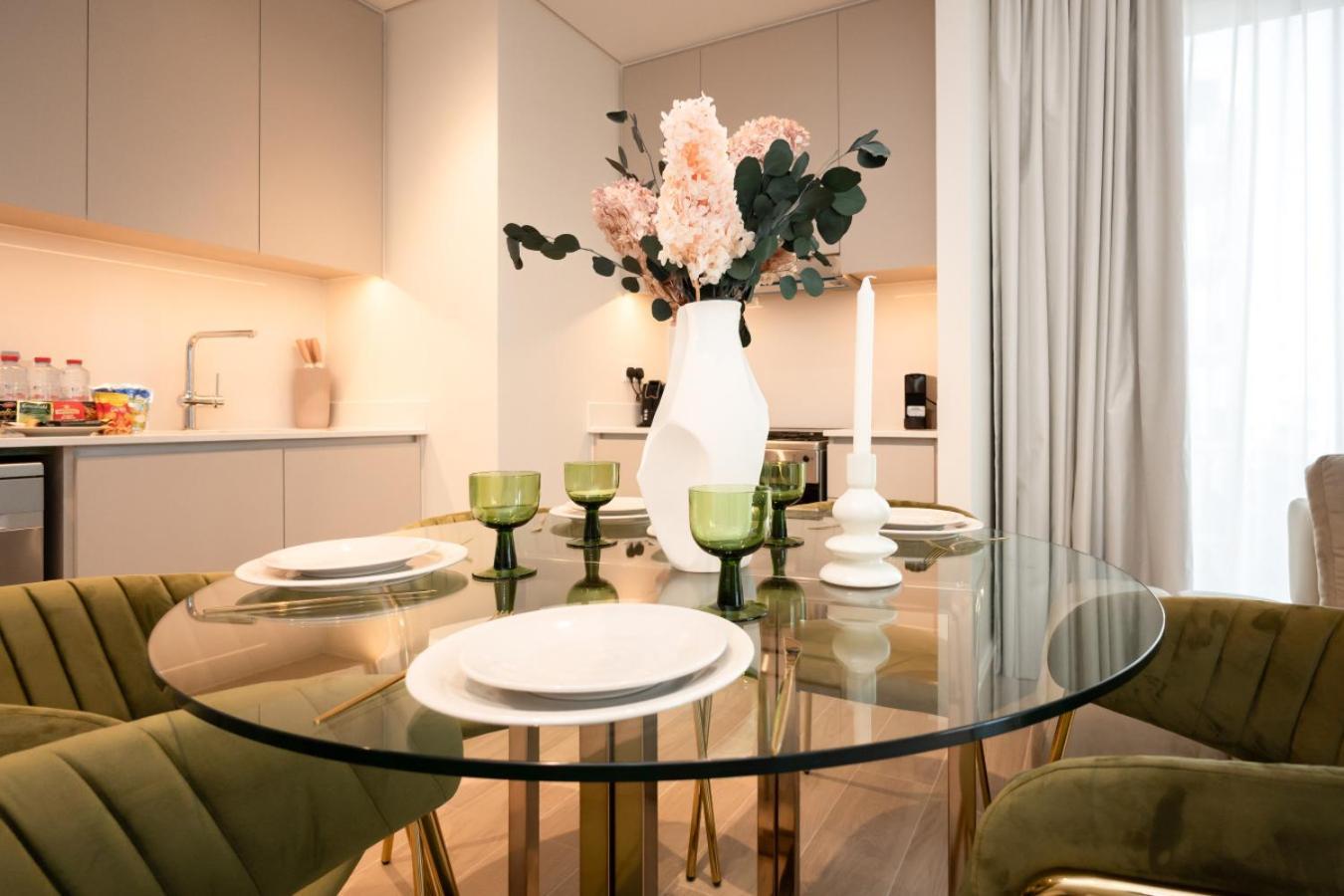 Creek New Luxury And Lagoona Access Apartment Dubai