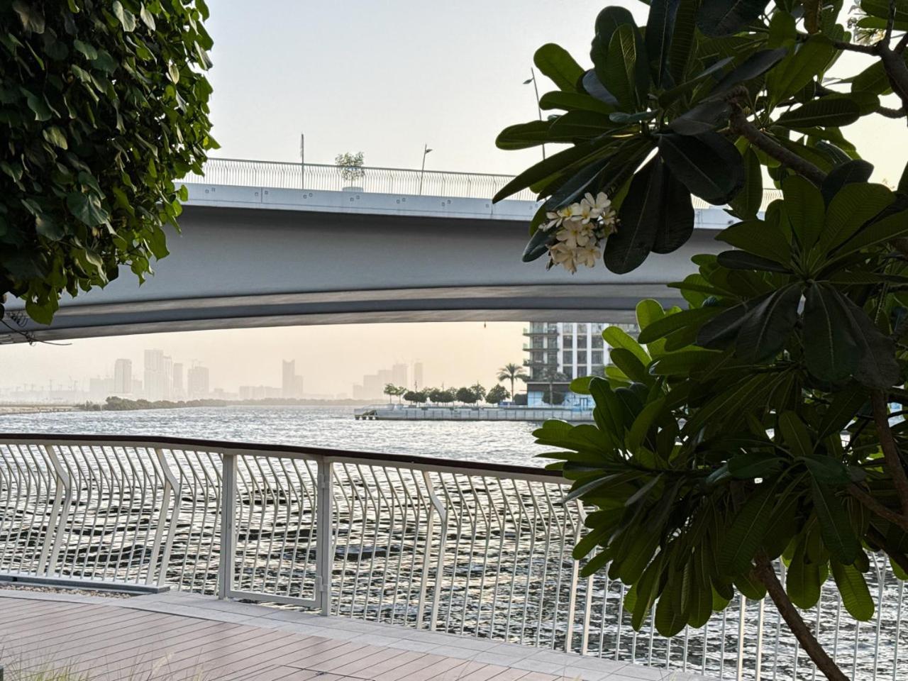 Creek New Luxury And Lagoona Access Apartment *